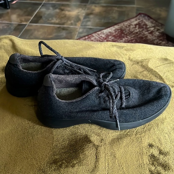 Black Wool Allbird Sneakers - Picture 4 of 5